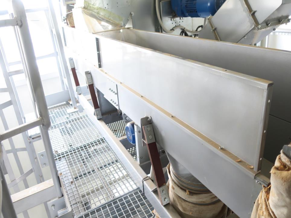 Machines from the biofuel production plant<br>
-1